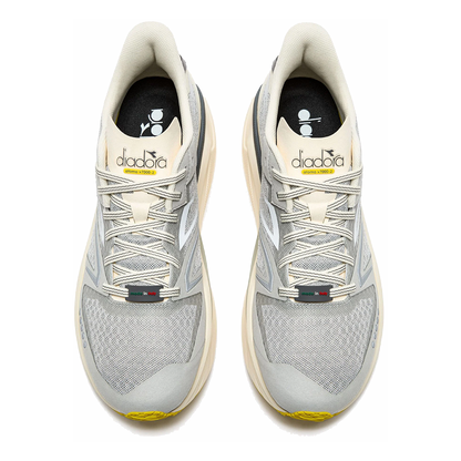 Diadora Atomo V7000 2