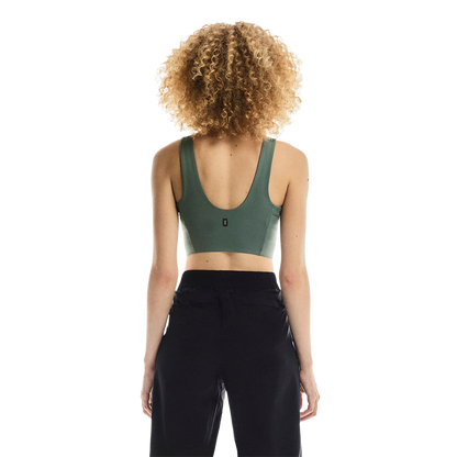 ON Core 2-in-1 Crop