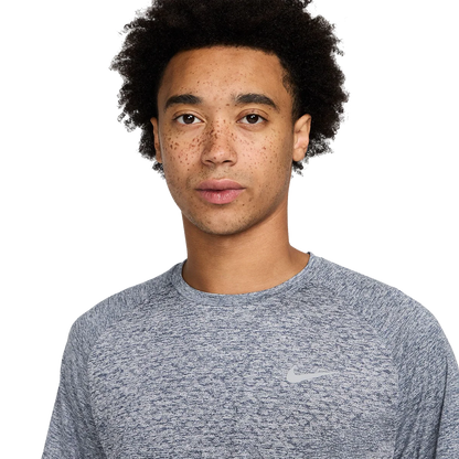 Nike Stride Shortsleeve