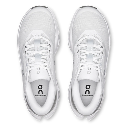 ON Cloudrunner 3