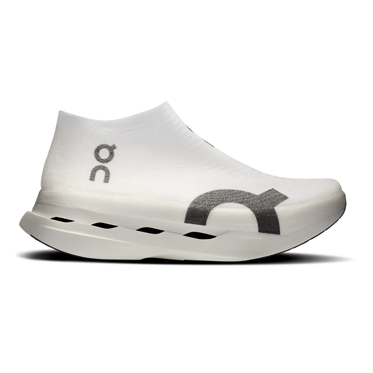 ON Cloudboom Strike LS